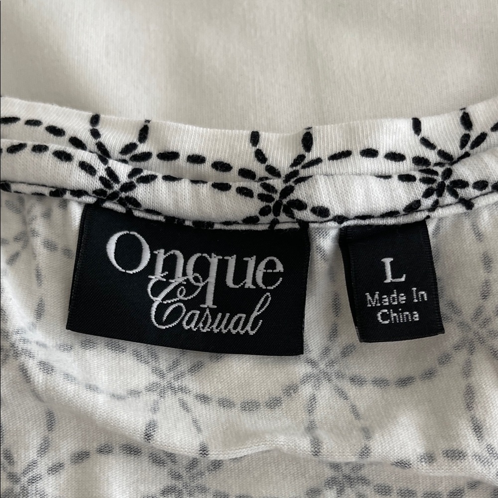 Onque Casual Black & White Patterned Top